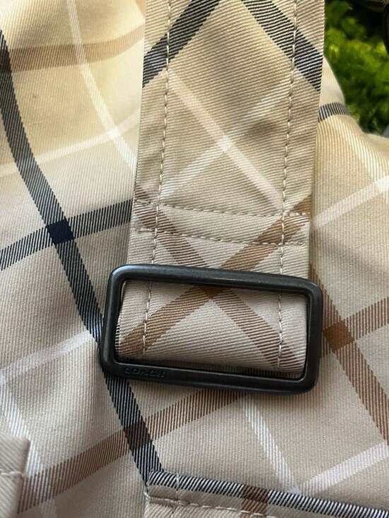 Coach - Picture 3 of 9